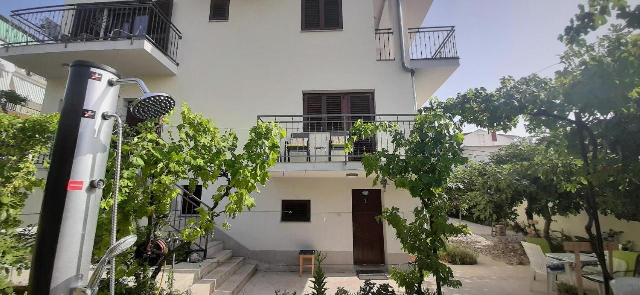 Apartments Figos Trogir Exterior photo