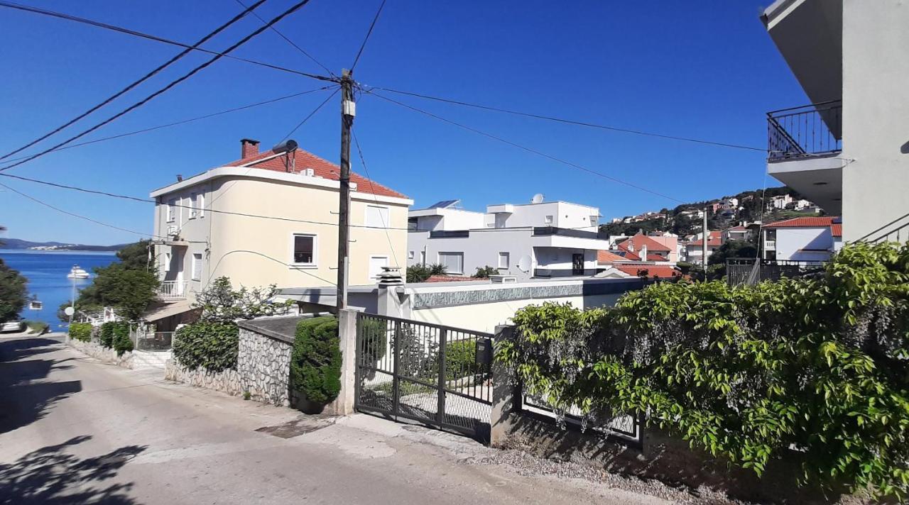 Apartments Figos Trogir Exterior photo